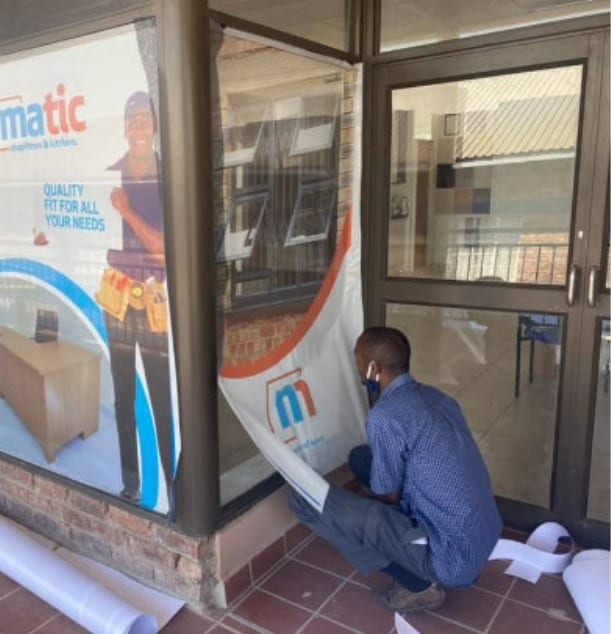 Installing window graphics